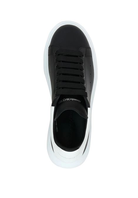 Black And White Oversized Sneakers ALEXANDER MCQUEEN | 553680-WHGP51070