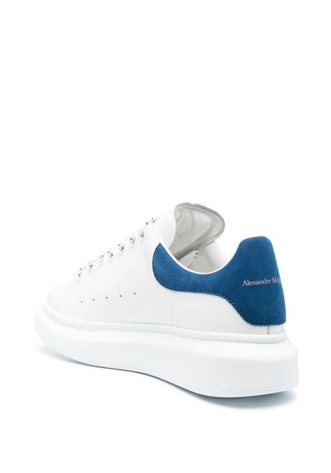 Sneakers Oversize Bianche Con Spoiler In Suede Blu Avio ALEXANDER MCQUEEN | 553770-WHGP79086
