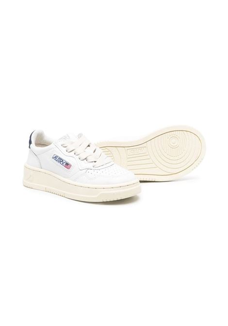 White And Navy Blue Medalist Low Sneakers AUTRY KIDS | KULKLL12