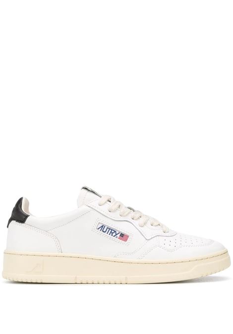 Medalist Low Sneakers In White and Black Leather AUTRY | AULMLL22