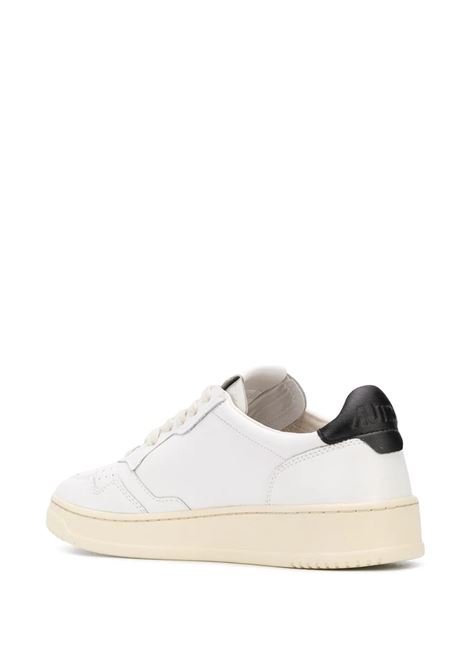 Medalist Low Sneakers In White and Black Leather AUTRY | AULMLL22