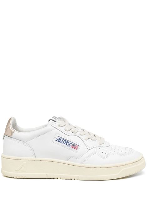 Medalist Low Sneakers In White and Gold Leather AUTRY | AULWLL06
