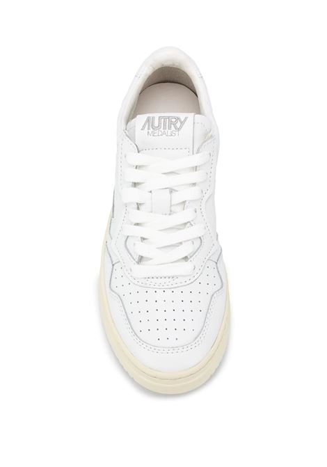 Medalist Low Sneakers In White Leather AUTRY | AULWLL15