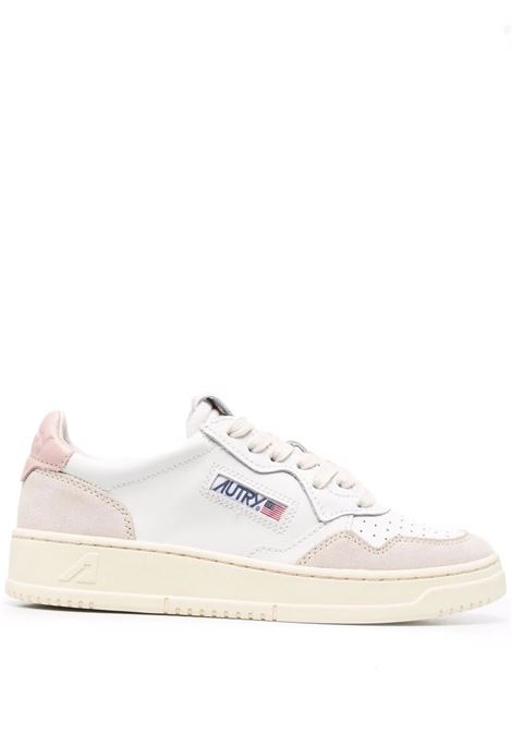 Medalist Low Sneakers In White and Powder Suede and Leather AUTRY | AULWLS37
