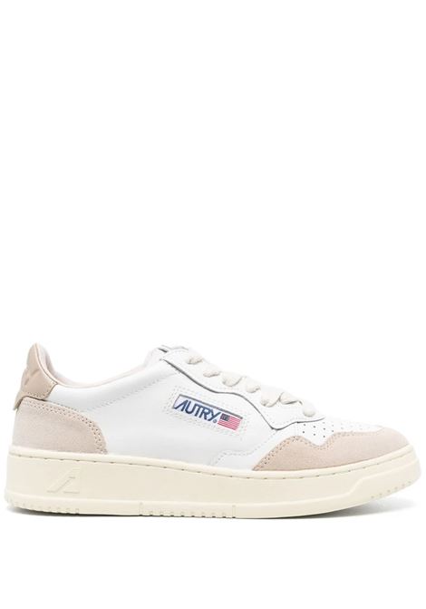 Medalist Low Sneakers In White and Beige Suede and Leather AUTRY | AULWLS58