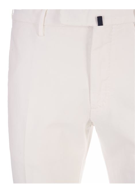 Pantaloni Slim Fit In Doeskin Certificato Bianco INCOTEX | 1W0030-4539A002