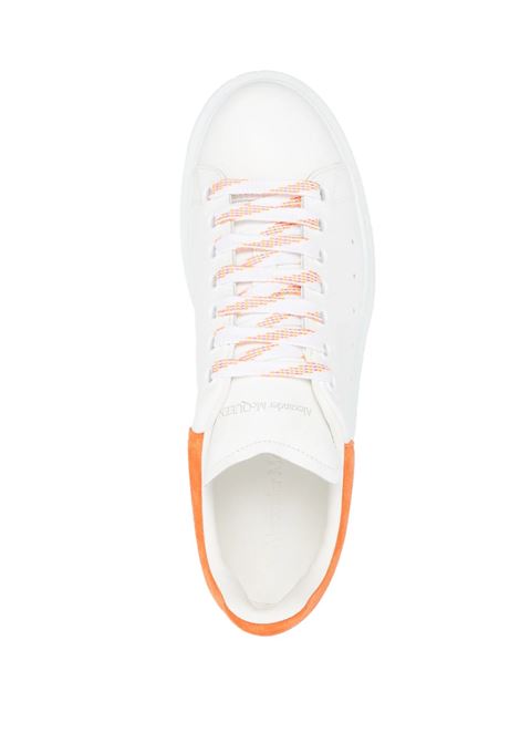 Sneakers Oversize Bianche Con Spoiler Arancione ALEXANDER MCQUEEN | 718139-WIBN28825