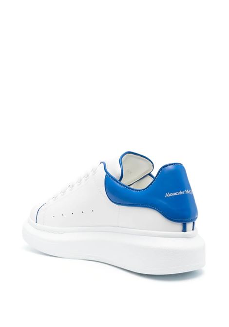 Sneakers Oversize Bianche Con Impunture Blu ALEXANDER MCQUEEN | 733003-WHJE58806