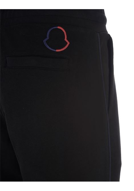 Pantalone Sportivo Nero Con Profilo Logo Ricamato MONCLER | 8H000-07 89A1B999