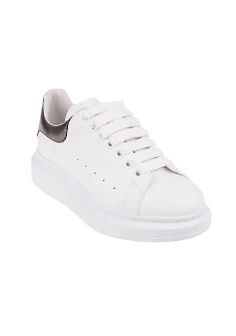 White Oversized Sneakers With Metallic Dark Grey Spoiler ALEXANDER MCQUEEN | 553770-WHFBU9042