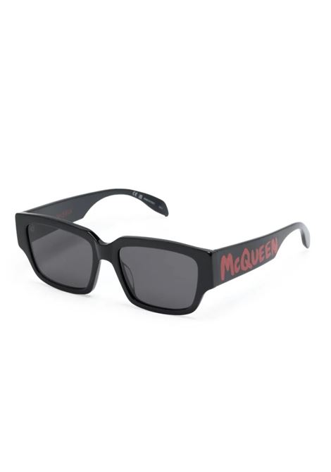McQueen Graffiti Rectangular Sunglasses in Black and Red ALEXANDER MCQUEEN | 669322-J07401074