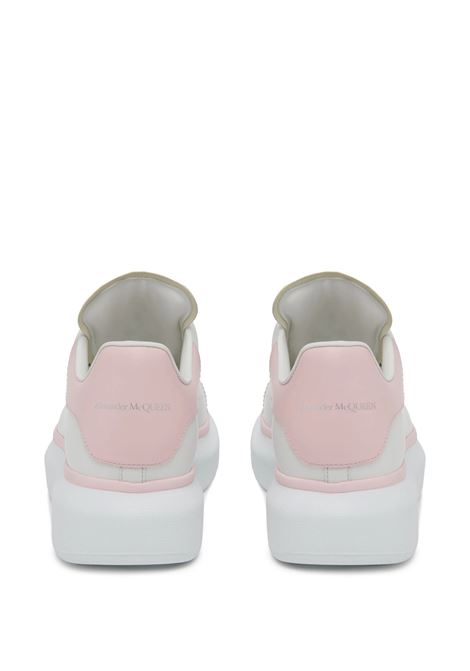 White Oversized Sneakers With Powder Pink Details ALEXANDER MCQUEEN | 718139-WIEEP8761