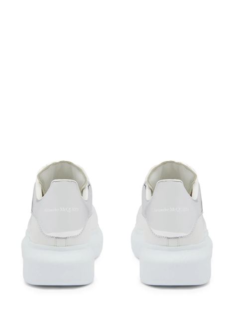 Sneakers Oversize in Bianco e Argento ALEXANDER MCQUEEN | 718232-WIEE49071