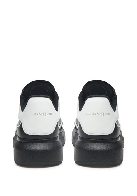 Sneakers Oversize In Nero e Bianco ALEXANDER MCQUEEN | 777300-WHJE51070