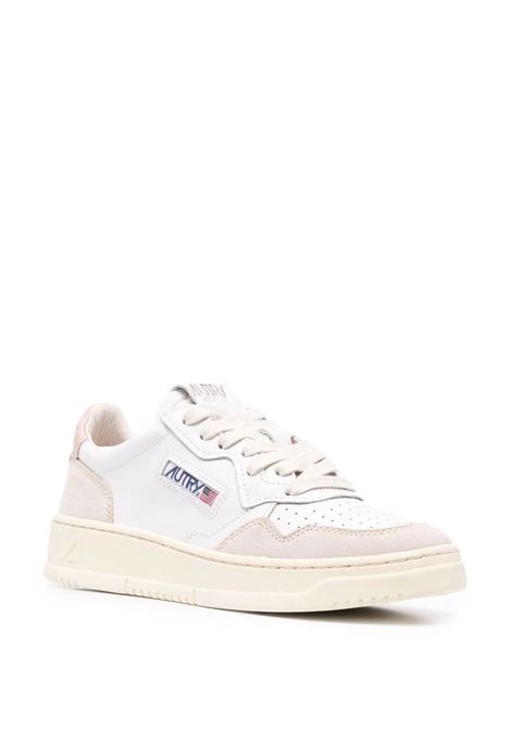 Medalist Low Sneakers In White and Pink Suede and Leather AUTRY | AULWLS37