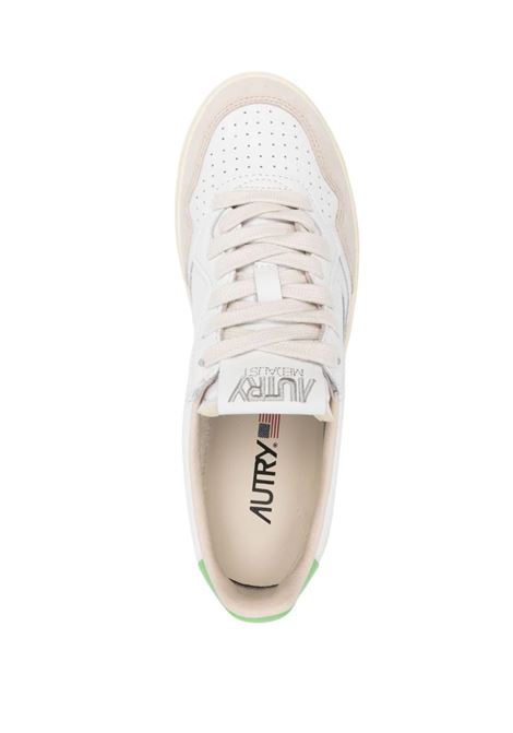 Medalist Low Sneakers In White and Green Suede and Leather AUTRY | AULWLS65