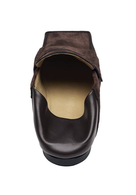 Mocassini Carré In Suede Goffrato Coccodrillo Marrone Scuro JACQUEMUS | 246FO147-4355880